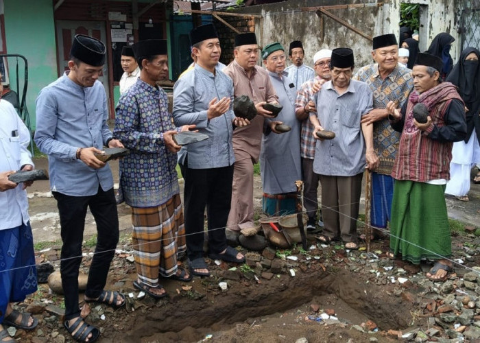 Rodi Wijaya Lakukan Peletakan Batu Pertama Pembangunan Masjid di Ponpes Lubuk Linggau