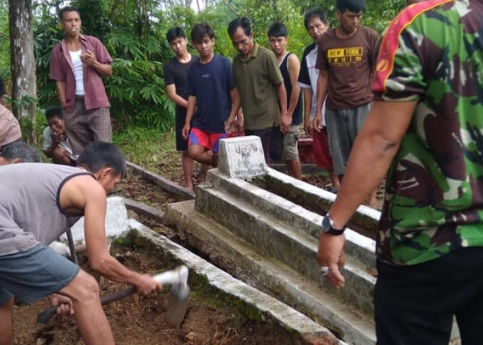 Diduga Kalah Pilkades, Makam Pasutri di Pasenan Musi Rawas Dipindahkan