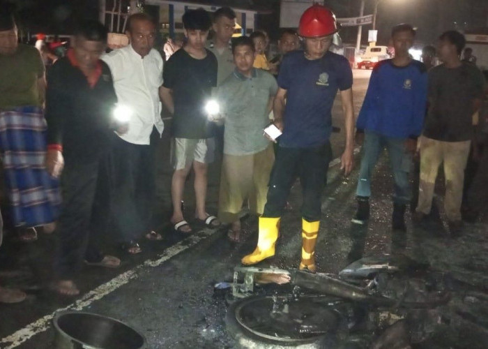 Warung BBM Eceran Terbakar di Lubuk Linggau, Gara-gara Sepeda Motor Thunder Terbalik