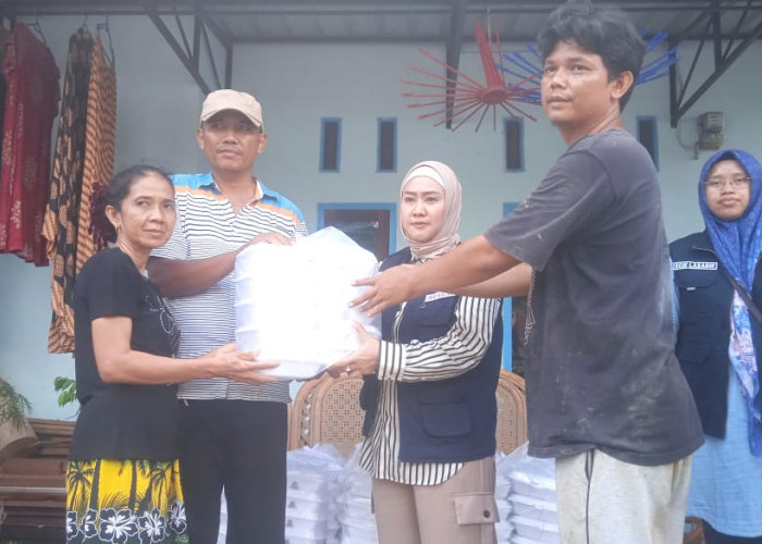 NasDem Peduli, Yoppi Karim Berikan Bantuan 1.100 Nasi Kotak Siap Saji untuk Korban Banjir Lubuk Linggau