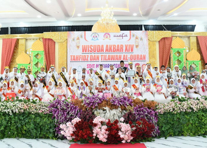 Wisuda Akbar XIV Tahfidz dan Tilawah Alquran SDIT Mutiara Cendekia Lubuk Linggau Sukses Digelar