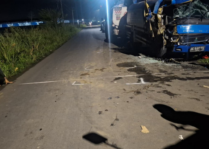 Truk Adu Kambing di Tanah Periuk Musi Rawas, Sopir Luka Parah di Kepala