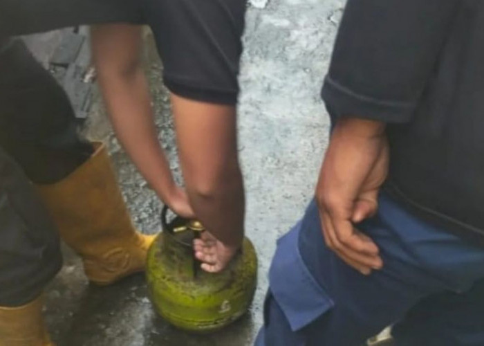 Tabung Gas Meledak Kejutkan Warga Lubuk Linggau, Dapur Rumah Terbakar