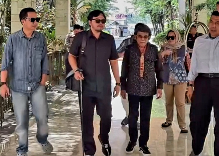  Datang ke Lubuk Linggau, Rhoma Irama Hadiri Resepsi Pernikahan Anak Sahabatnya di Gedung Kesenian 