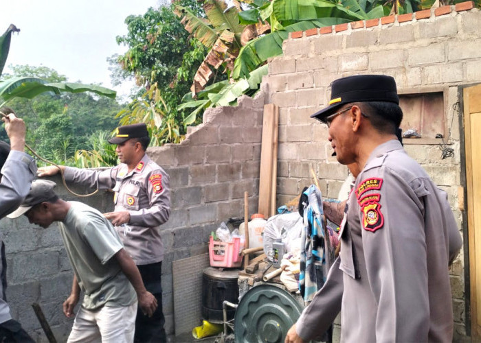 Puting Beliung Terjang Kayu Ara Lubuk Linggau, 3 Rumah Rusak 
