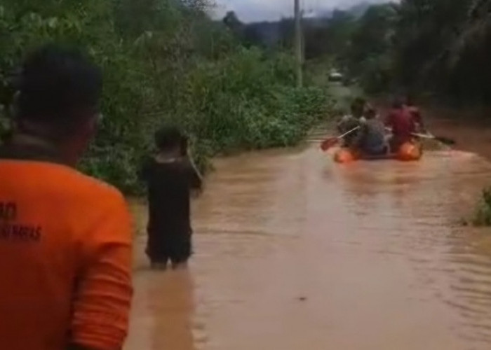 Ratusan Rumah di Musi Rawas Terendam Banjir, Ketinggian Air Capai 1,5 Meter