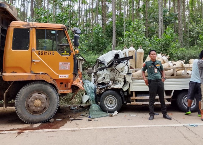 Tabrakan di Jalur Musi Rawas PALI, Kernet Pick Up Angkut Oksigen Tewas Terjepit