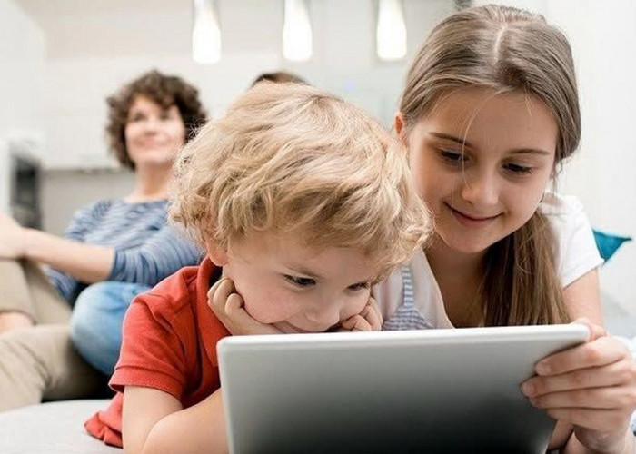 Orang Tua Wajib Tahu! Inilah 8 Rekomendasi Aplikasi untuk Mengawasi HP Anak