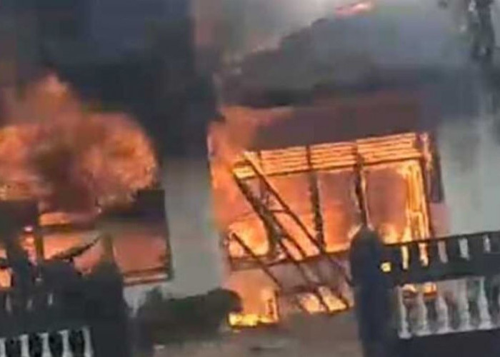 Sedang Menjalankan Tugas, Rumah Petugas KPPS di Palembang Terbakar