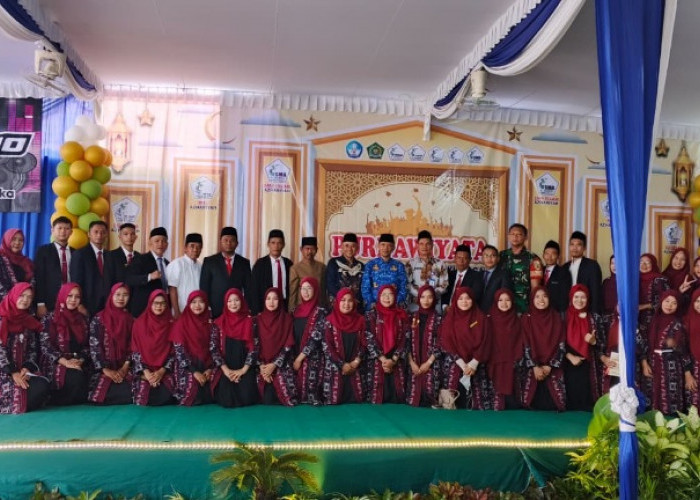 Yayasan Azhariyah Lubuk Linggau Sukses Gelar Purnawiyata Siswa SMA, MTs dan SD: Sekolah Pilihan Masyarakat