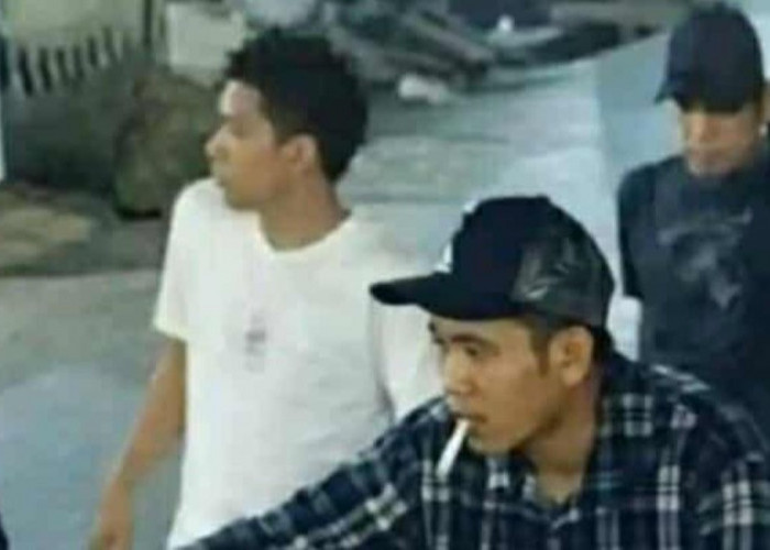 Aksi Pencurian Mobil di Rawas Ilir Musi Rawas Utara Terekam CCTV, Pelaku 3 Orang Pakai Motor