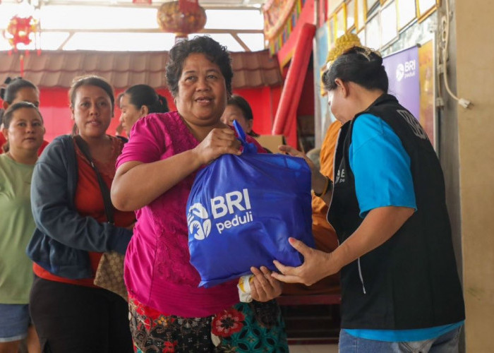 Peringati Hari Raya Waisak 12 Mei 2025, BRI Peduli Salurkan Bantuan Sembako Bagi Ribuan Umat Buddha
