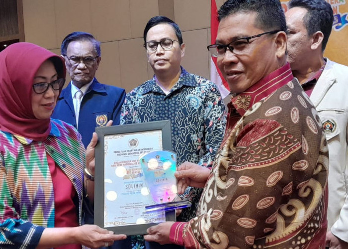 Berikan Penghargaan kepada Direktur LINGGAUPOS.CO.ID, Begini Penilaian PWI Sumatera Selatan