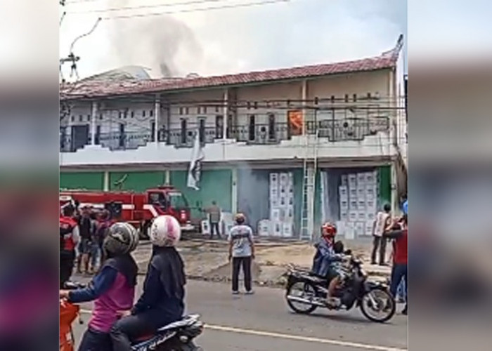 Soal Kebakaran Gudang Logistik Pemilu, ini Penjelasan Ketua KPU Lubuk Linggau