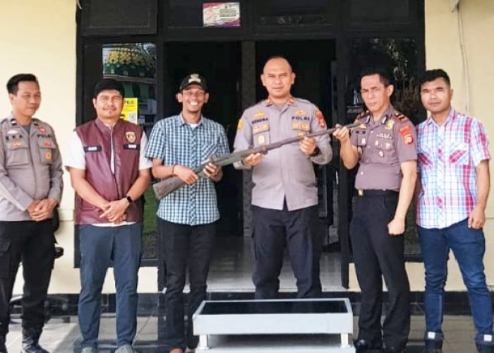 Polsek Muara Kelingi Terima Senpira dari Kades Mandi Aur, Bukti Kesadaran Hukum Masyarakat Meningkat