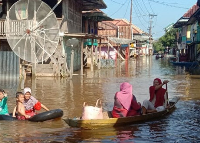 Banjir di Muratara Dianggap Warga Waterpark