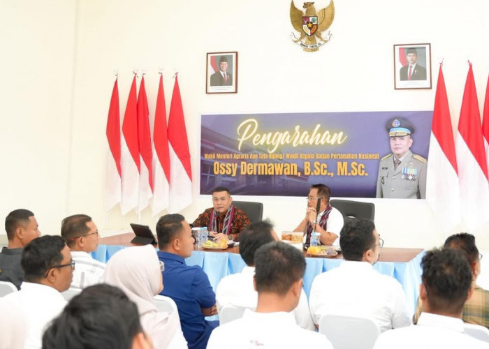 Kunjungi Kantor Pertanahan Kabupaten Mempawah, Ini Pesan Wamen Ossy