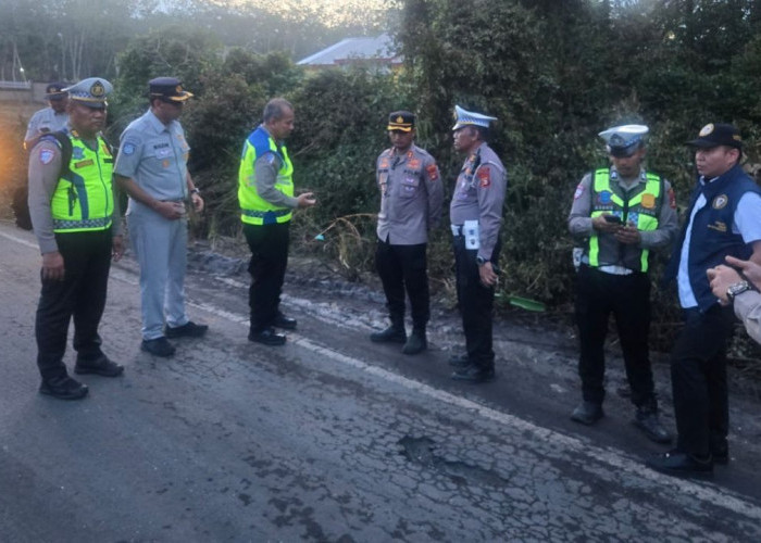 Jalan Berlubang Jadi Salah Satu Penyebab Kecelakaan Hingga16 Korban Tewas di Muratara