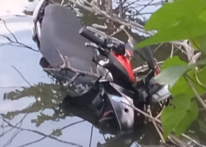 Pelajar SMP Lubuk Linggau Tewas di Musi Rawas, Diduga Kecelakaan Motor Terjun ke Kolam