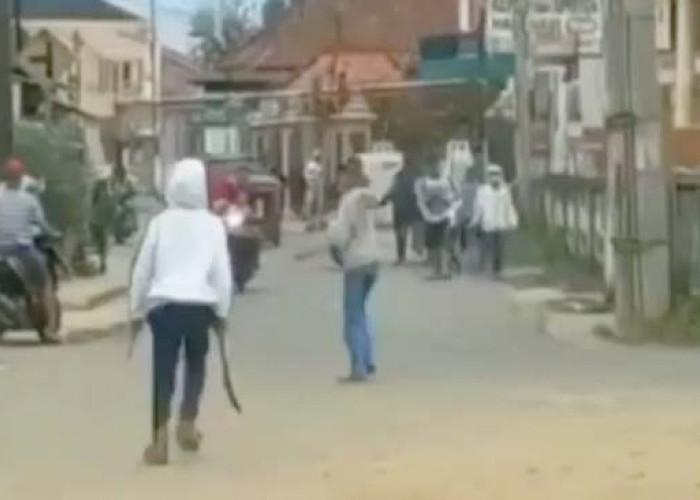 Videonya Beredar, 2 Remaja di Palembang Saling Serang Pakai Parang