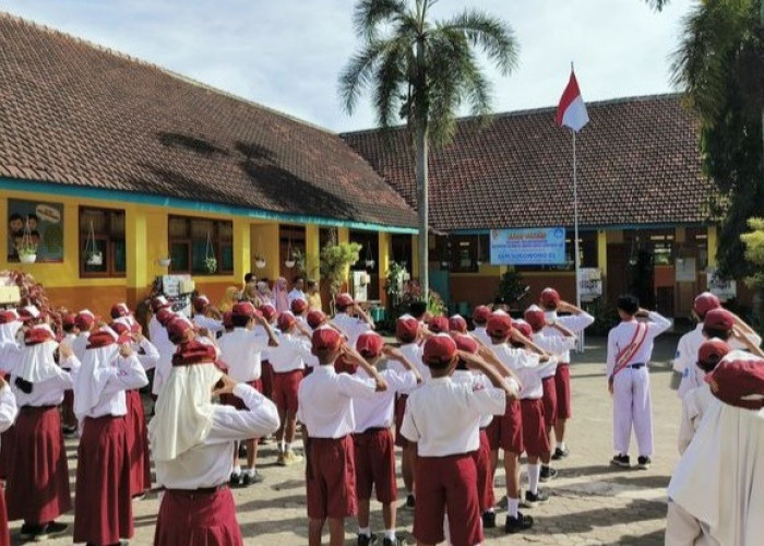 Susunan Upacara Bendera di Sekolah Mulai 2026, Wajib Baca Ikrar Pelajar Indonesia