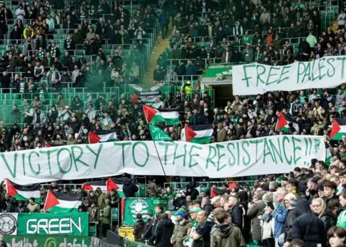 Suporter Glasgow Celtic Bentangkan Spanduk dan Kibarkan Bendera 'Merdeka Palestina'