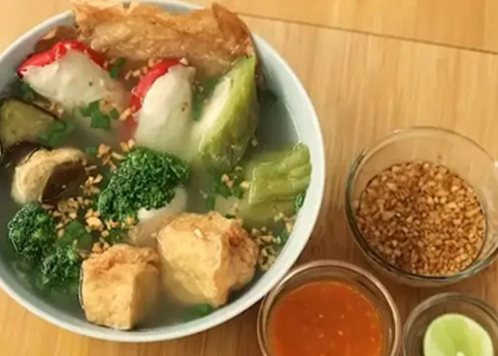 Ide Masak Simple Selama Ramadan, Sup Bakso Ayam Sayuran