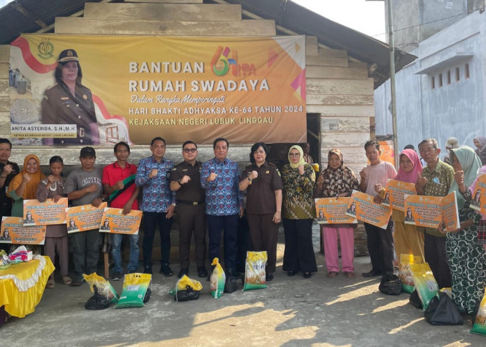 Peringati HBA Ke-64 Tahun 2024, Kejaksaan Negeri Lubuk Linggau Berikan Bantuan Rumah Swadaya Kepada 10 KK