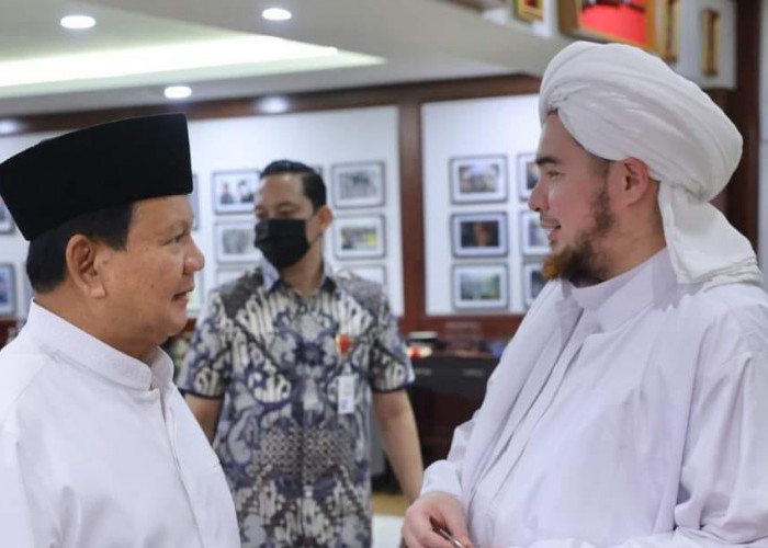 Survei: Prabowo Menang Head to Head dengan Ganjar atau Anies
