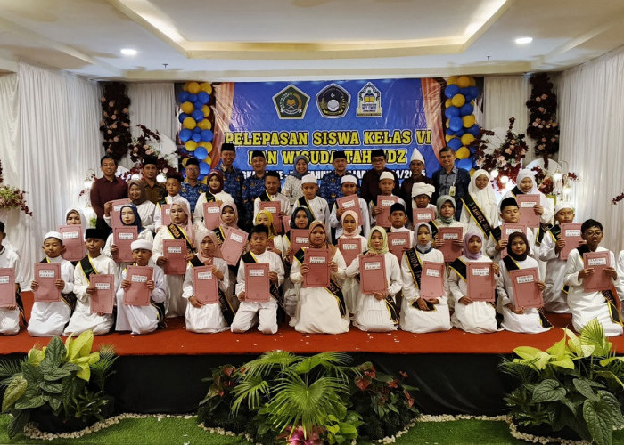 MIT Ummi Lubuk Linggau Sukses Gelar Pelepasan Siswa Kelas VI dan Wisuda Tahfidz Angkatan XIII 2025