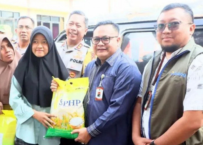 Sekda Lubuk Linggau Hadiri Gerakan Pangan Murah Polri di Bulog, Warga Bisa Beli Sembako Harga Terjangkau