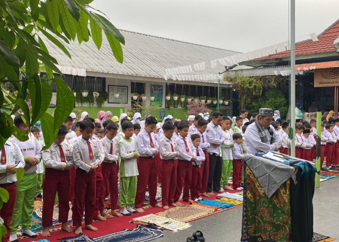 Berdoa Minta Hujan, MIT Ummi Lubuk Linggau Ajak Ratusan Murid Salat Istiqsa