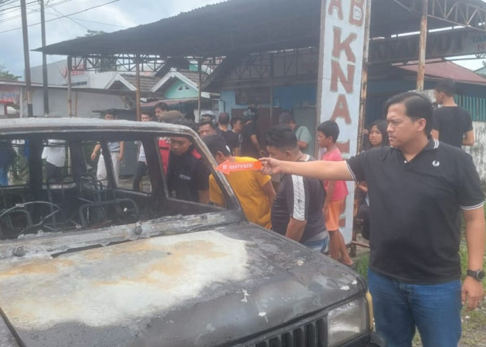 Mobil AB Knalpot Lubuk Linggau Ludes Terbakar, Diduga ini Penyebabnya 