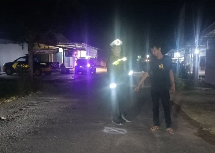Tabrak Truk Sedang Beli BBM, Remaja Megang Sakti Meninggal Dunia