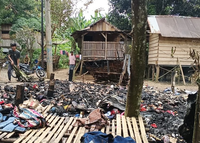 Jelang Sahur, Rumah Dian di Lubuk Linggau Ludes Terbakar