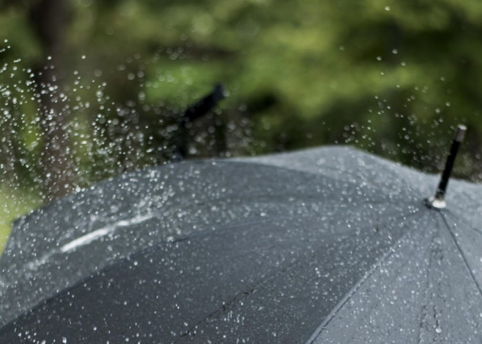 Sedia Payung, ini Daerah yang Bakalan Hujan Saat Malam Tahun Baru 2026 di Sumatera Selatan