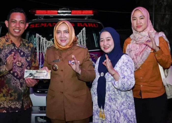 Desa  Semangus Baru Terima Mobil Ambulance, Bupati Mura Hj Ratna Machmud: Fasilitas Kesehatan Prioritas Utama