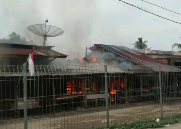 BREAKING NEWS: 17 Agustus, Kios  di Pasar B Srikaton Tugumulyo Musi Rawas Terbakar