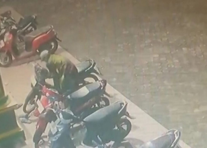 Pencuri Beraksi di Masjid Lubuk Linggau, Motor Ustadz Febriyanto Raib Saat Salat Subuh