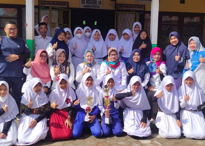 Harumkan Nama Sekolah, Tim Gerak Jalan SDN 16 Lubuklinggau Borong Juara