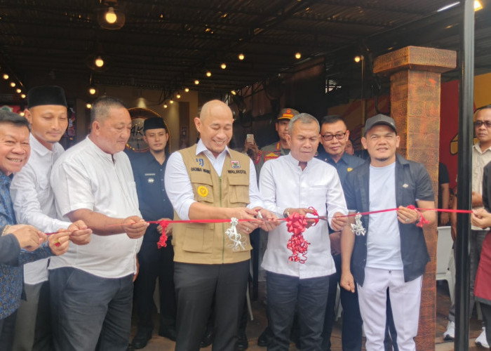 Wali Kota Lubuk Linggau Resmikan AK93 Kuliner, Buya Al-Misro Targetkan Beasiswa 150 Santri