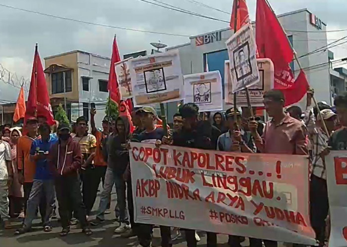 Demo Polres Lubuklinggau, Massa Minta AKBP Indra Arya Yudha Dicopot
