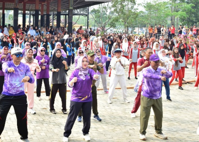 Senam di Tengah Masyarakat Musi Rawas, Ini yang Disampaikan Bupati Hj Ratna Machmud