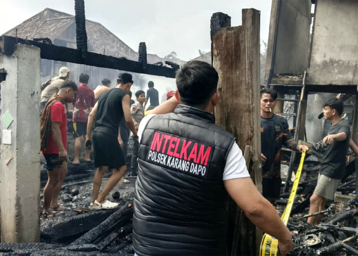 Kebakaran Hebat di Karang Dapo Muratara, 2 Rumah Tingkat dan Mobil Calya Ludes Terbakar