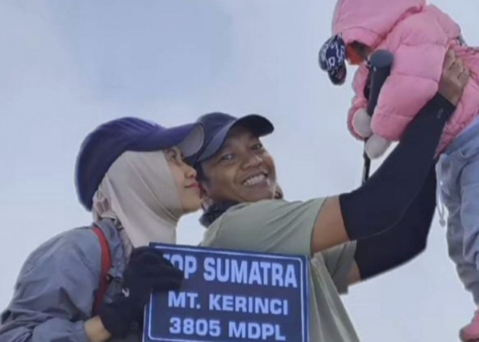 Viral, Balita Daki Gunung Kerinci, Tertinggi di Sumatera Sampai Puncak