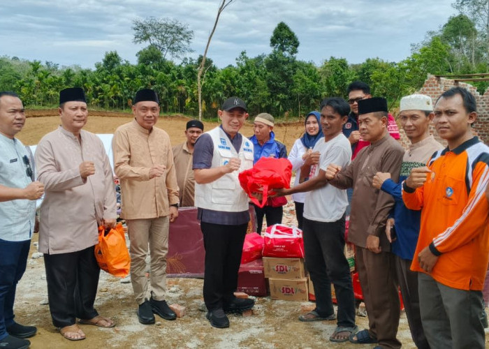 Kunjungi Korban Rumah Roboh, Wali Kota Lubuk Linggau Tegaskan Akan Dibangun Kembali