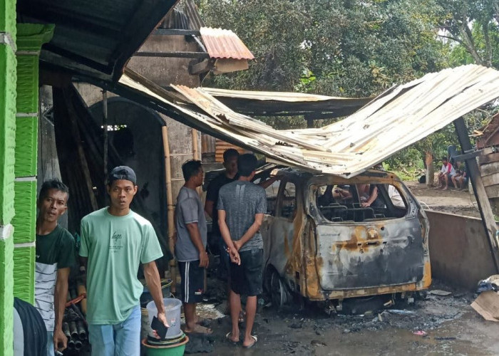 BREAKING NEWS: Rumah dan Mobil Warga Air Satan Musi Rawas Ludes Terbakar, Ada Korban