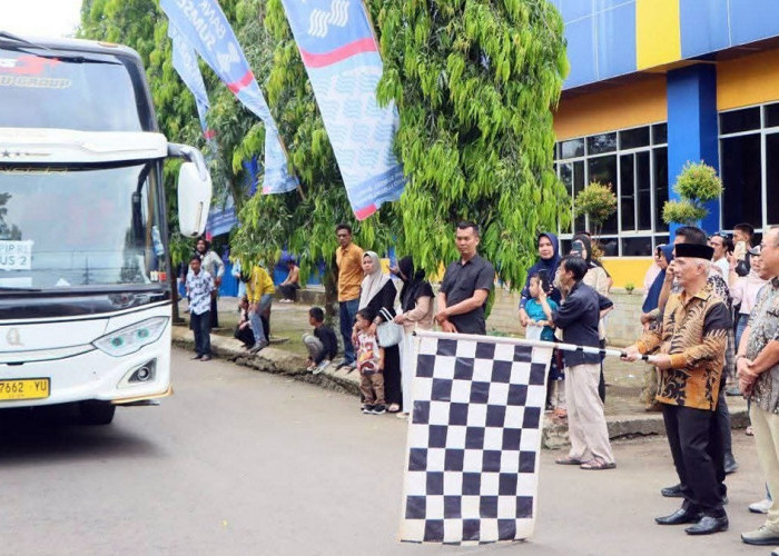 Wakil Wali Kota Lubuk Linggau Lepas Peserta Wawasan Kebangsaan Paskibraka 2025 ke Jakarta dan Jawa Barat