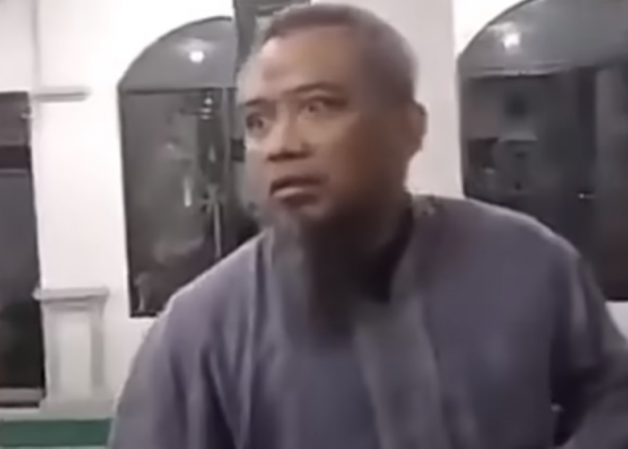 Beredar Video Seorang Bapak-Bapak Bubarkan Rebana di Masjid, Bapak-Bapak: Rebana itu Munkar