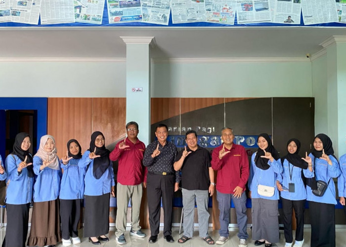 Belajar Ilmu Jurnalis, LPM Al Uswah UIN Al- Azhaar Lubuk Linggau Mengunjungi Graha Pena Linggau Pos